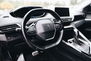 Peugeot го враќа GTi духот во електрична форма: Претставен новиот E-208 GTi со 280 коњски сили