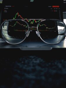 Новиот сигнал од Федералните резерви ги раздвижи берзите: Американските акции силно пораснаа